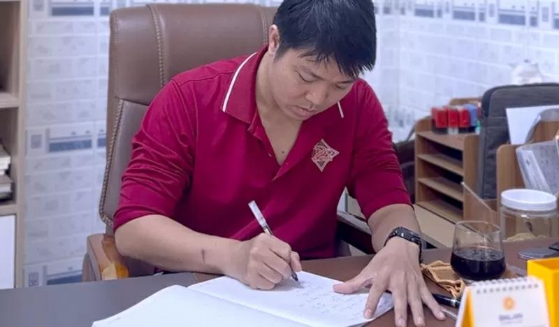 Bước ngoặt từ truyền thống sang TikTok Shop – Hành trình vượt qua nỗi sợ thay đổi của Hoàng Đại Phong